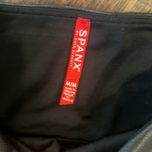 Spanx Faux Leather Legging medium EUC - Picture 3 of 4